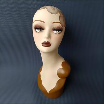 Mannequin head 