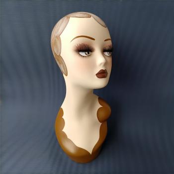 Mannequin head 